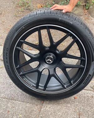Mercedes 22 Zoll Kreuzspeichen-Design Sommerradsatz