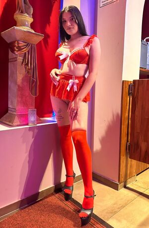 MIA 18  HEISSE MOMENTE MIT EINEM JUNGEN GIRL