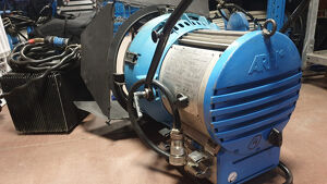 Arrisun M-series 2,5/4kW HMI Lampenkopf + Vorschaltger&auml;t Arri/PowerGems 2,5/4 kW + Objektiv-Kit